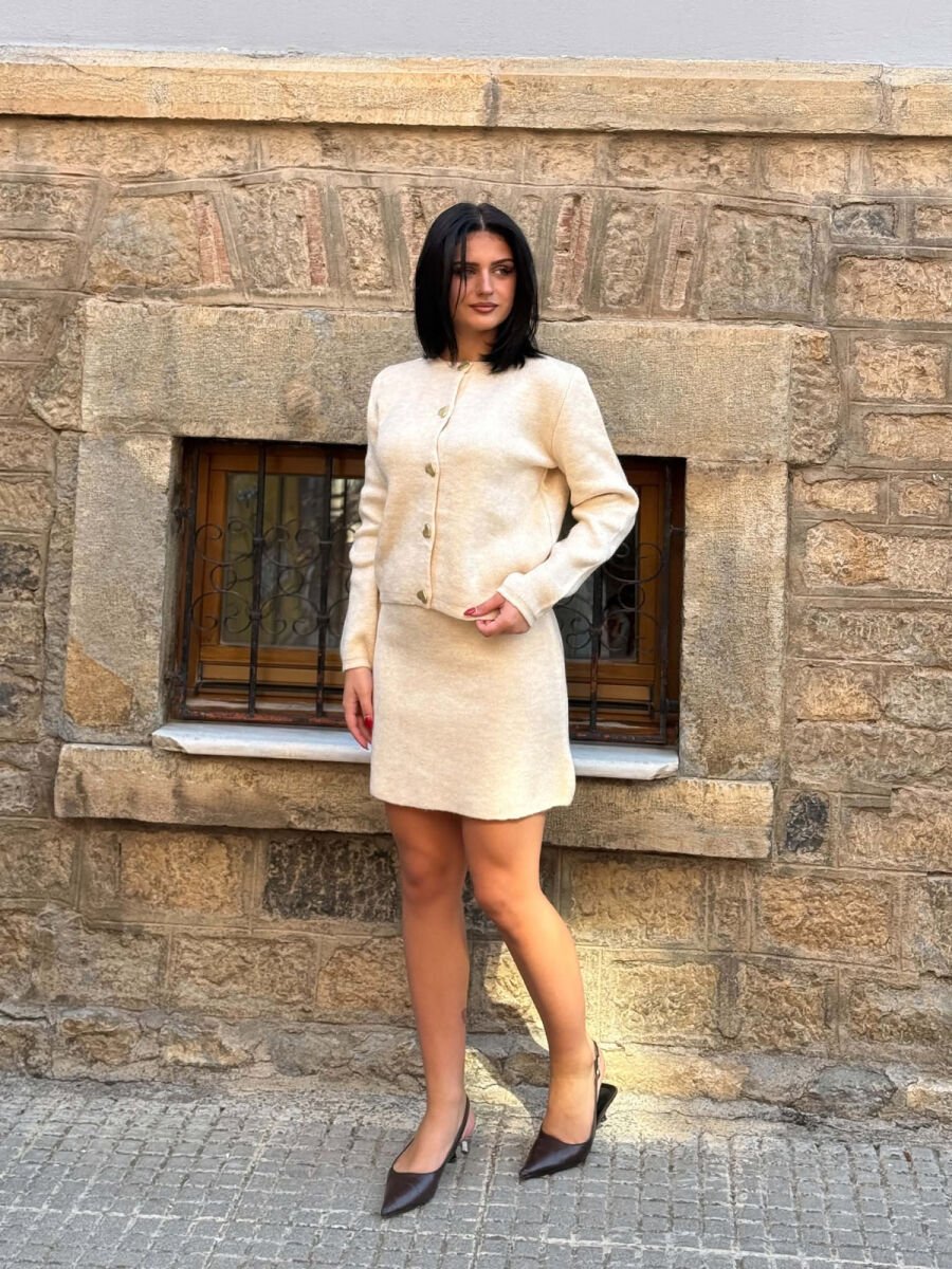 SET NJE NGJYRESH PULOVER + FUND PER FEMRA NE NGJYRE KREM - 3