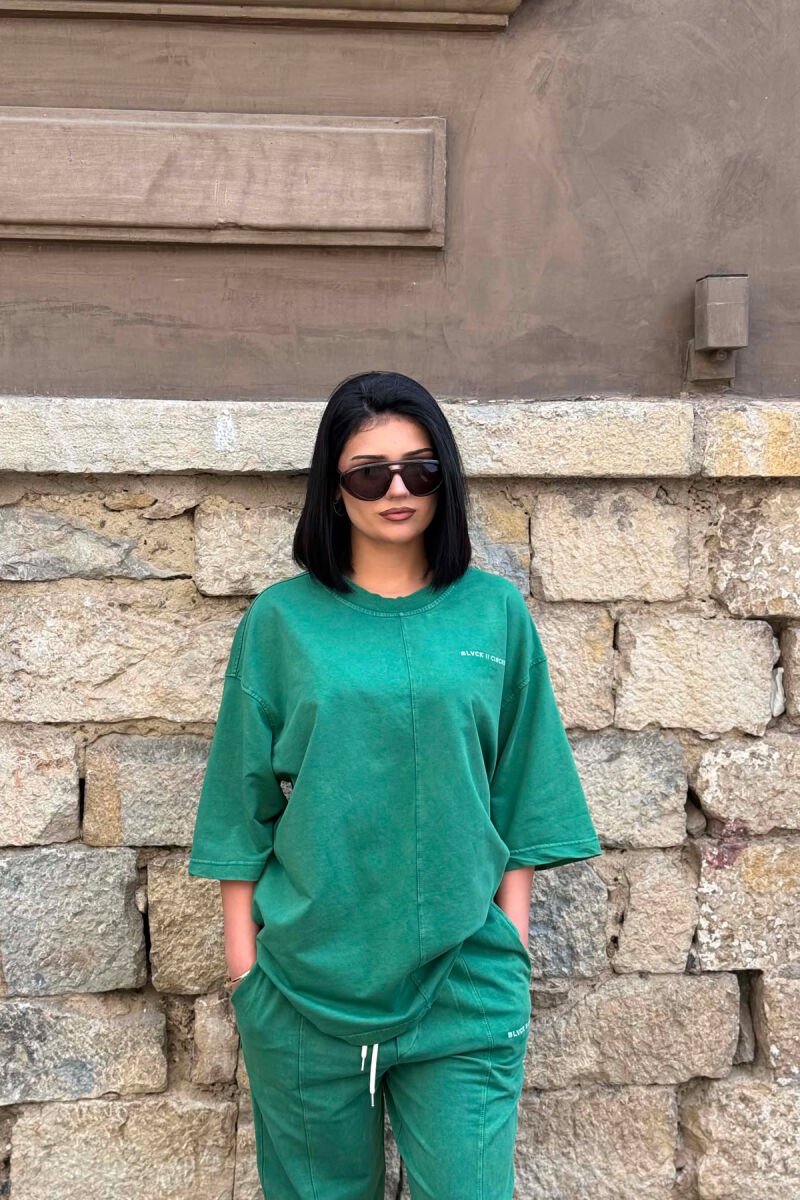 SET NJE NGJYRESH T-SHIRT I THJESHTE ME SHKRIME + TUTA PER FEMRA NE NGJYRE JESHILE - 4