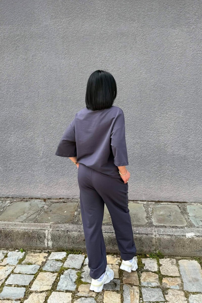 SET NJE NGJYRESH T-SHIRT I THJESHTE + TUTA PER FEMRA NE NGJYRE GRI TE ERRET - 5