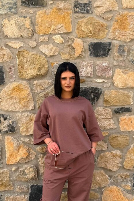 SET NJE NGJYRESH T-SHIRT I THJESHTE + TUTA PER FEMRA NE NGJYRE KAFE - 3