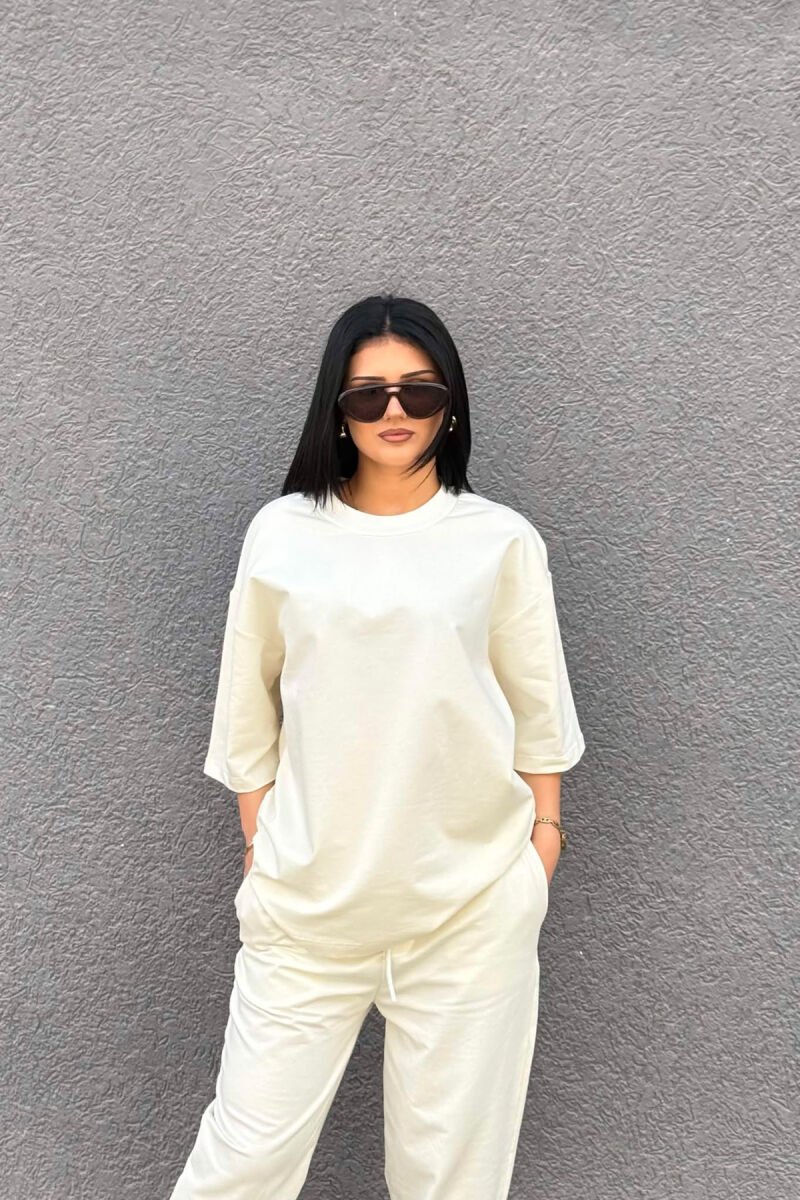 SET NJE NGJYRESH T-SHIRT I THJESHTE + TUTA PER FEMRA NE NGJYRE KREM - 2