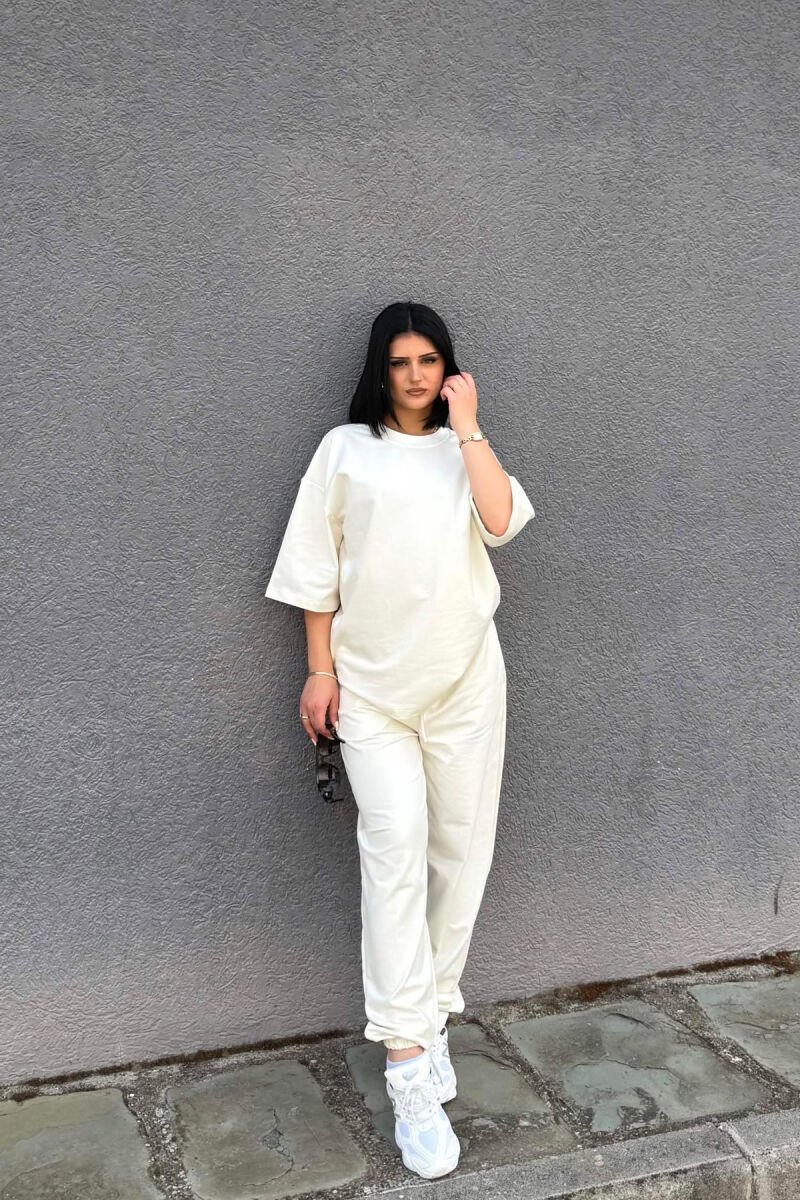 SET NJE NGJYRESH T-SHIRT I THJESHTE + TUTA PER FEMRA NE NGJYRE KREM - 4