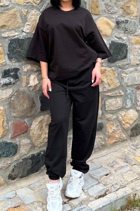 SET NJE NGJYRESH T-SHIRT I THJESHTE + TUTA PER FEMRA NE NGJYRE TE ZEZE - TE ZEZE - 5