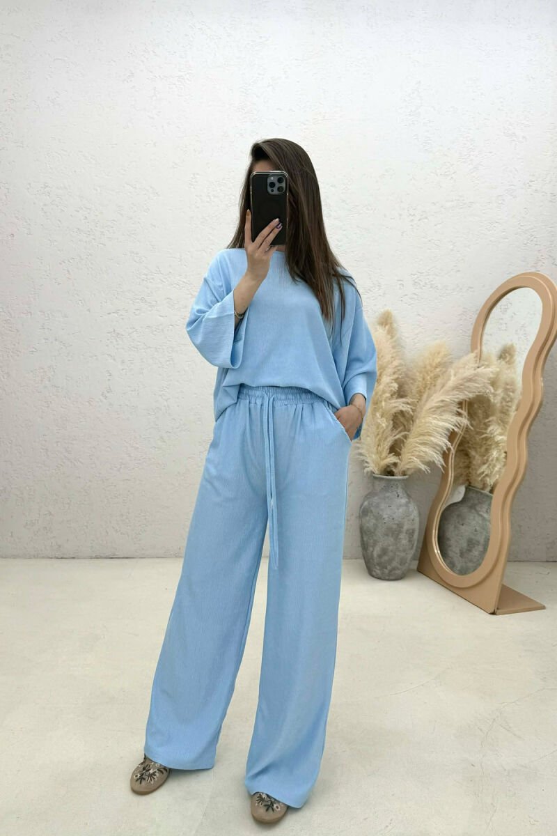 SET NJE NGJYRESH T-SHIRT + PANTALLONA PER FEMRA NE NGJYRE BLU TE ZBARDHUR - 3