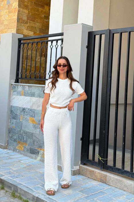 SET NJE NGJYRESH T-SHIRT + PANTALLONA PER FEMRA NE NGJYRE TE BARDHE - KLAUDIO FASHION