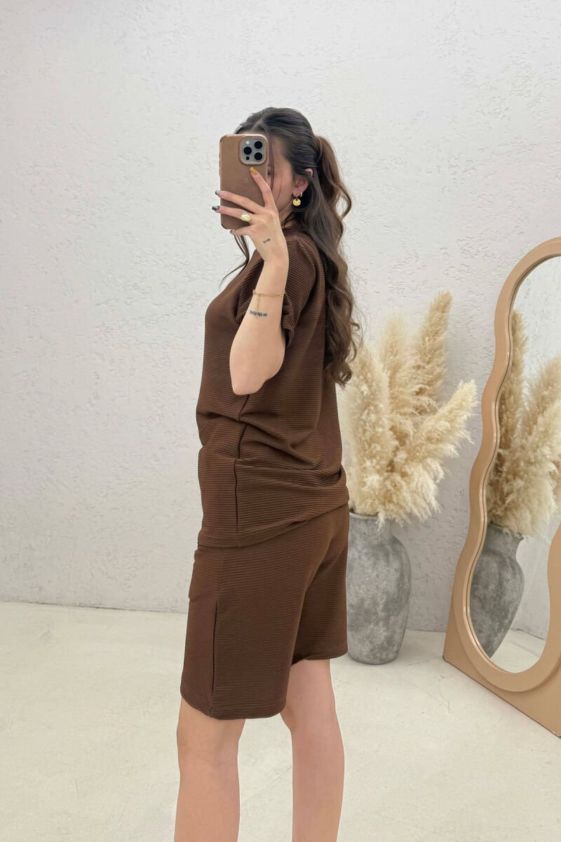 SET NJE NGJYRESH T-SHIRT + PANTALLONA TE SHKURTRA PER FEMRA NE NGJYRE KAFE - 4