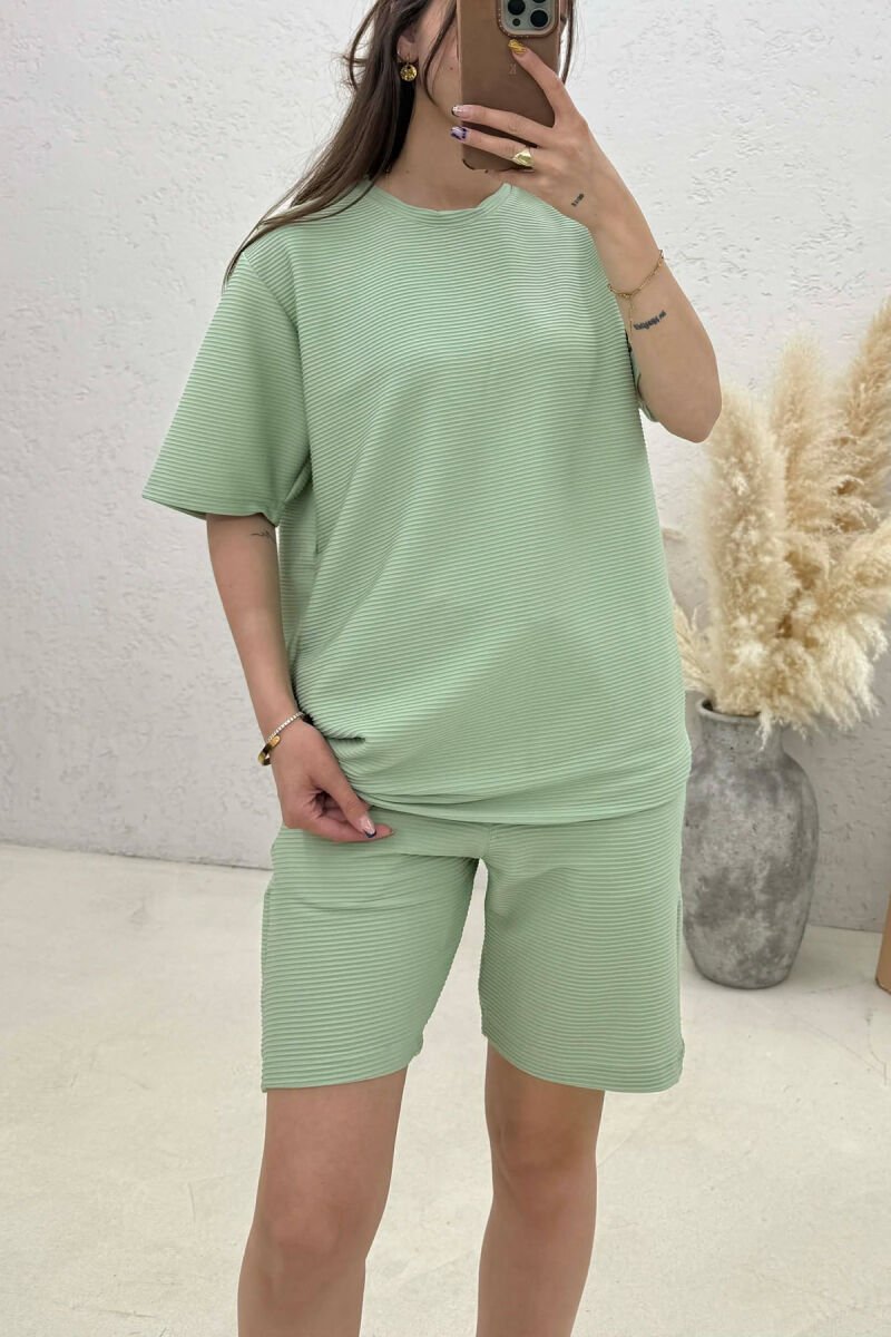 SET NJE NGJYRESH T-SHIRT + PANTALLONA TE SHKURTRA PER FEMRA NE NGJYRE MENTE - 3