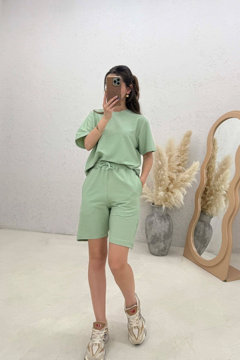 SET NJE NGJYRESH T-SHIRT + PANTALLONA TE SHKURTRA PER FEMRA NE NGJYRE MENTE - 4