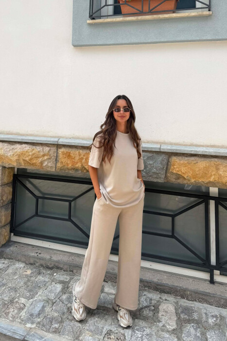 SET NJE NGJYRESH T-SHIRT + TUTA PER FEMRA NE NGJYRE BEZHE - KLAUDIO FASHION