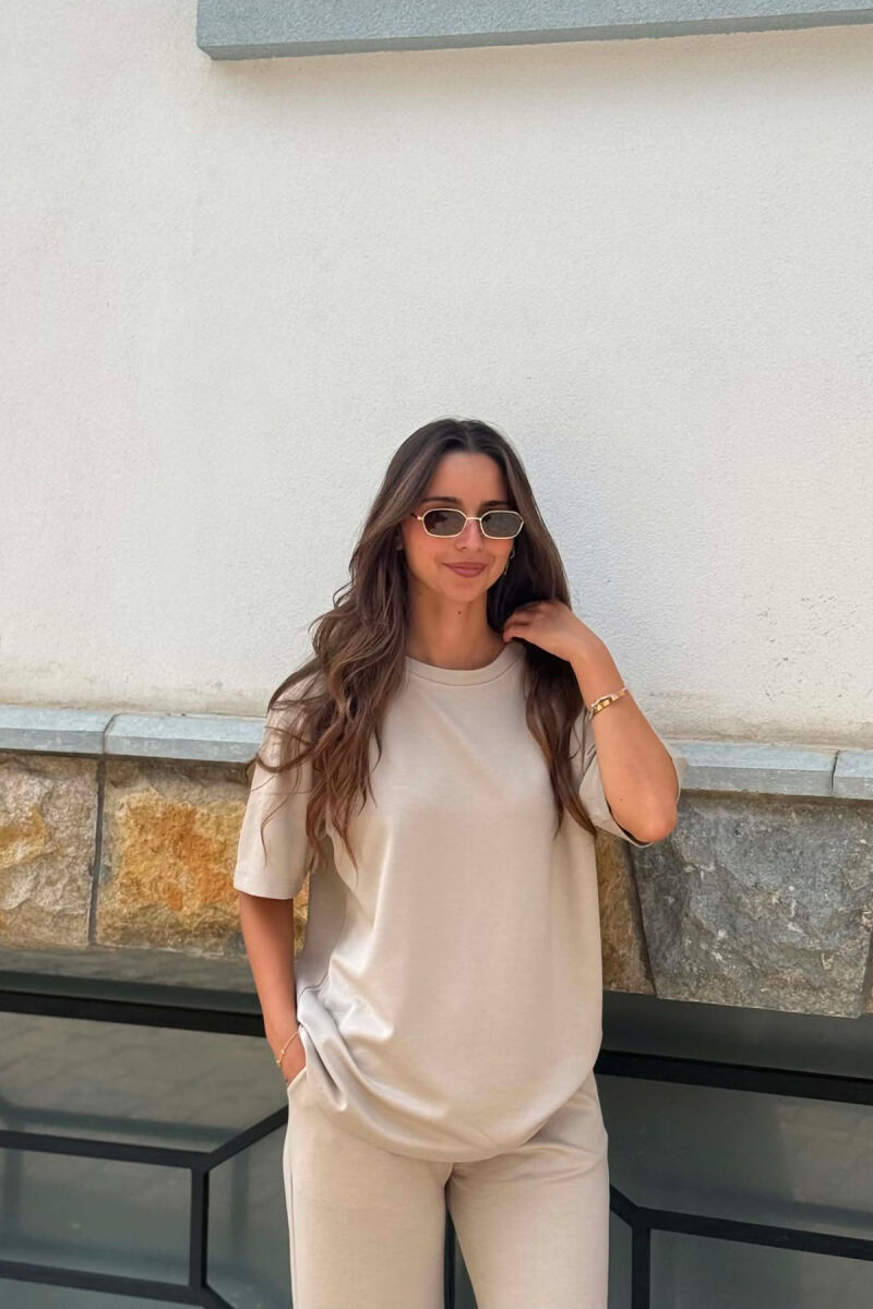 SET NJE NGJYRESH T-SHIRT + TUTA PER FEMRA NE NGJYRE BEZHE - 2