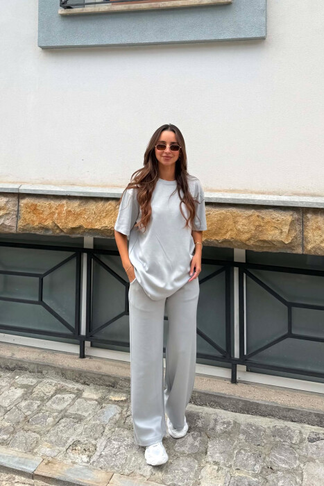 SET NJE NGJYRESH T-SHIRT + TUTA PER FEMRA NE NGJYRE GRI - KLAUDIO FASHION