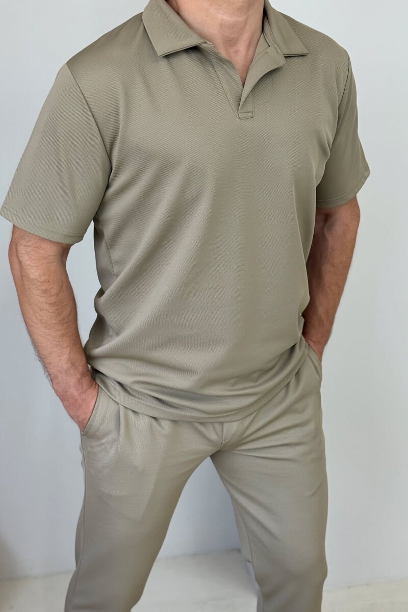 SET NJË NGJYRËSH T-SHIRT+TUTA PËR MESHKUJ NË NGJYRËN BEZHË - 2