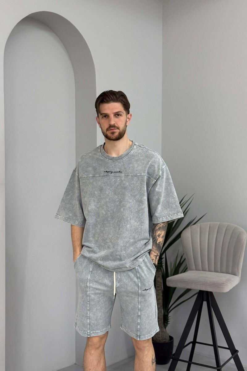 SET NJE NGJYRESH T-SHIRT + TUTA TE SHKURTRA PER MESHKUJ NE NGJYRE GRI TE ZBARDHUR - 3