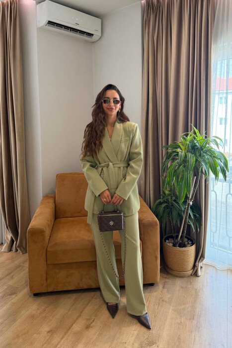 SET NJE NGJYRESH XHAKETE ME RRIP+PANTALLONA PER FEMRA NE NGJYRE MENTE 