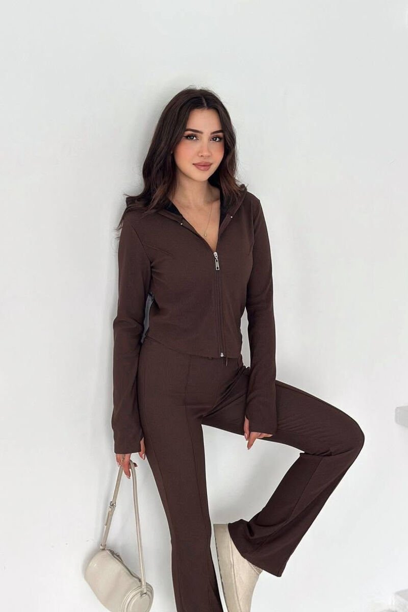 SET NJE NGJYRESH XHAKETE ME ZINXHIR + TUTA PER FEMRA NE NGJYRE KAFE - 2
