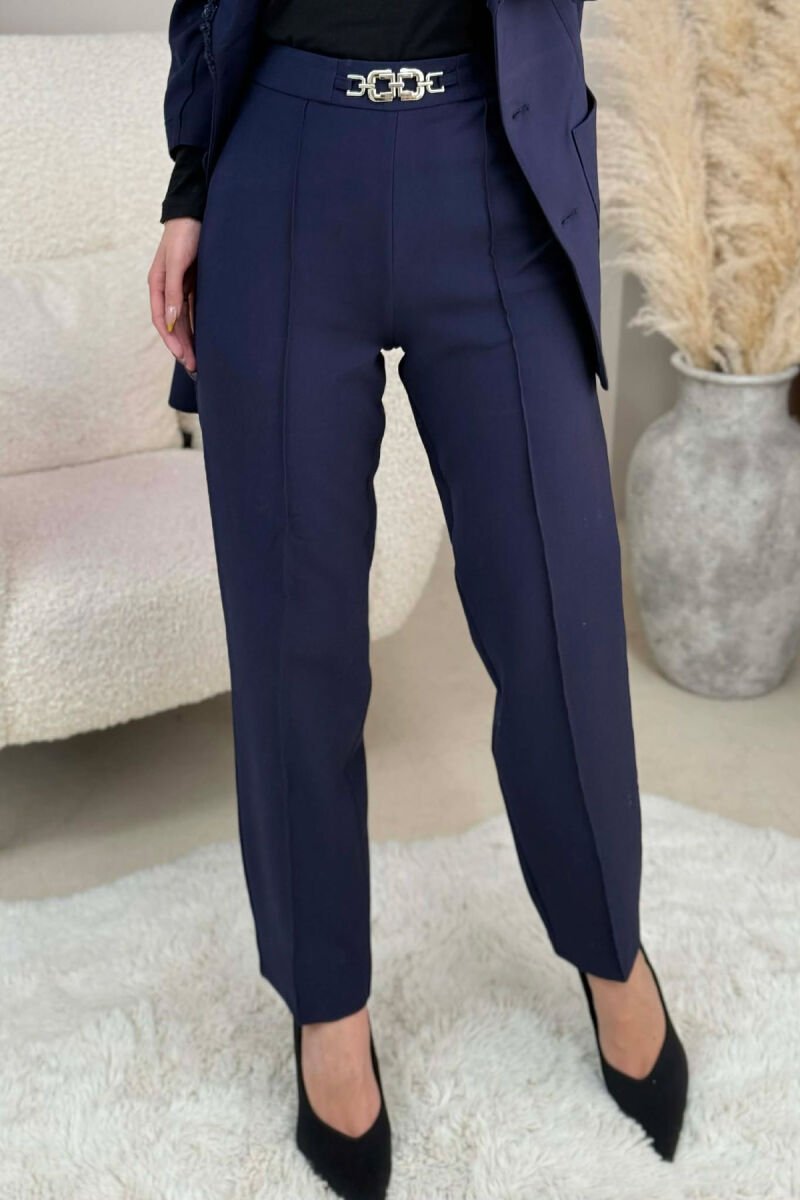 SET NJE NGJYRESH XHAKETE + PANTALLONA PER FEMRA NE NGJYRE BLU TE ERRET - 3