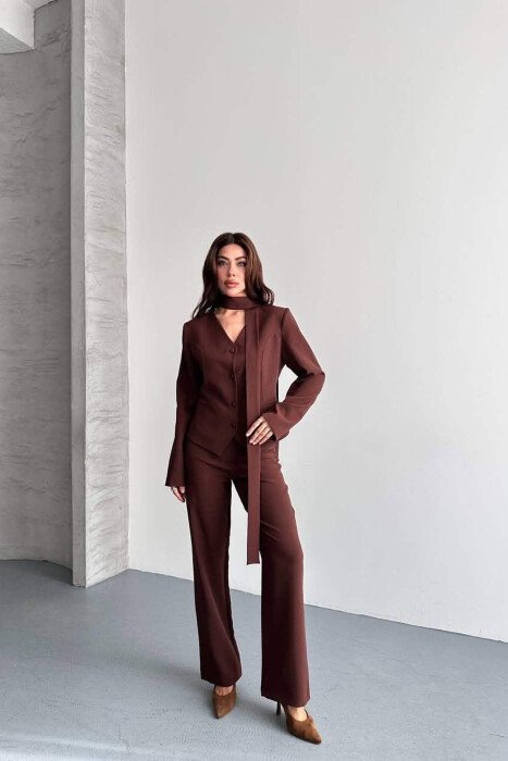 SET NJE NGJYRESH XHAKETE + PANTALLONA PER FEMRA NE NGJYRE KAFE - KLAUDIO FASHION