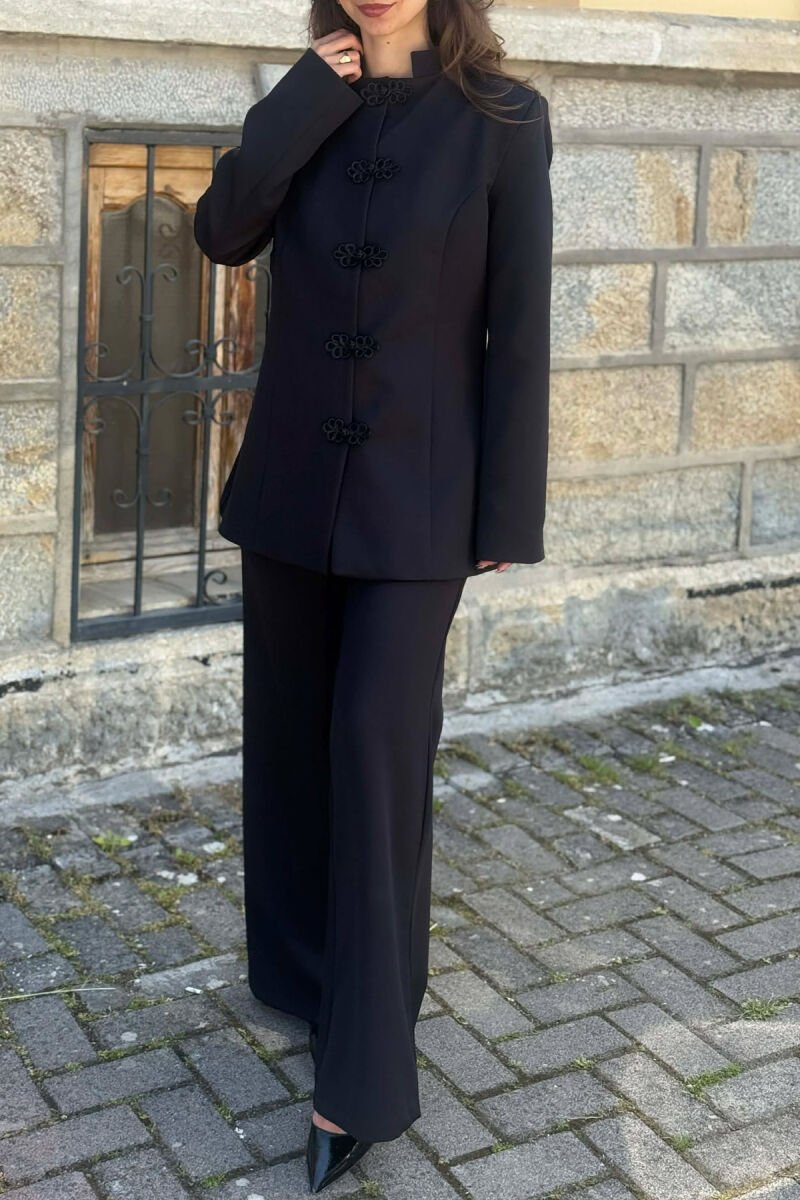SET NJE NGJYRESH XHAKETE + PANTALLONA PER FEMRA NE NGJYRE TE ZEZE - 4