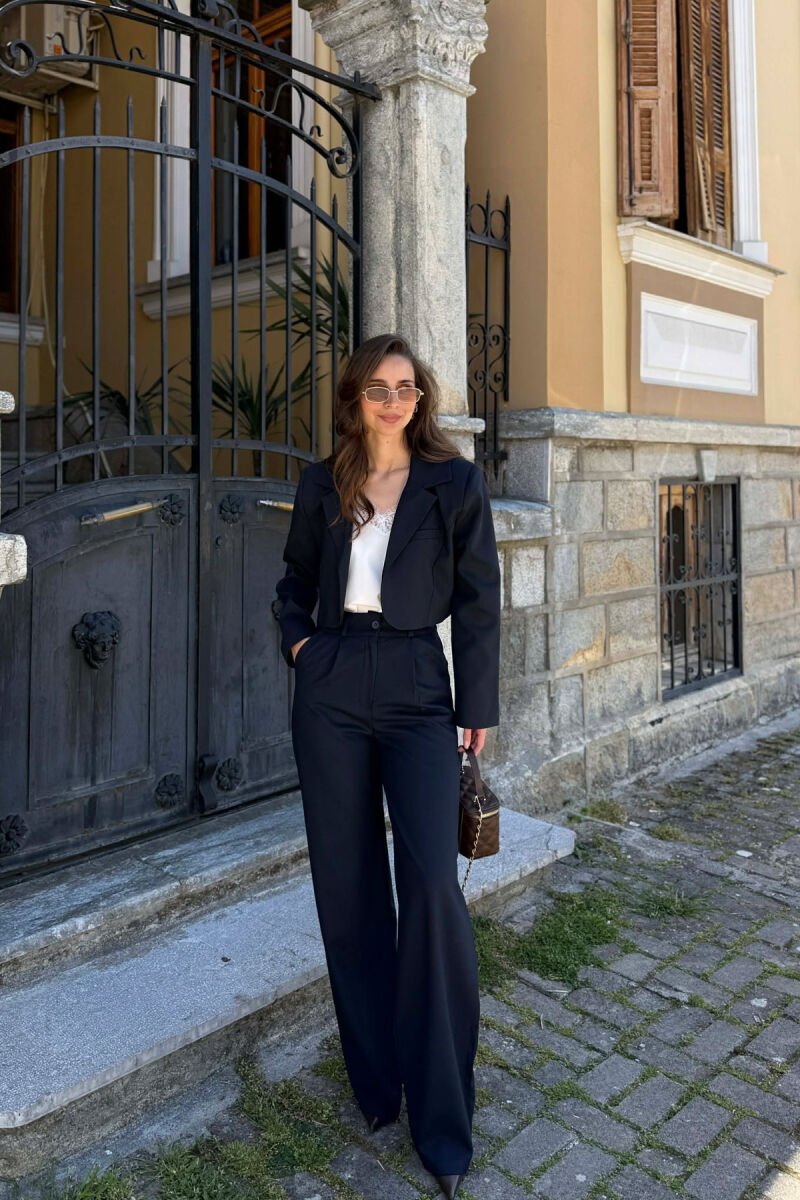 SET XHAKETE E SHKURTER+PANTALLONA PER FEMRA NE NGJYRE BLU TE ERRET - 1