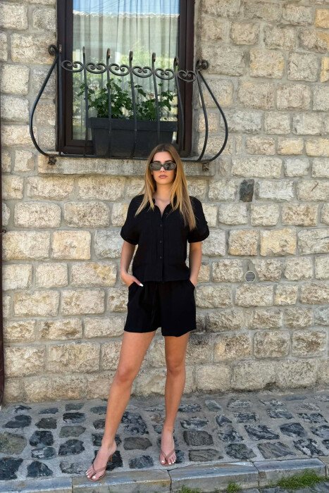 SET NJE NGJYRESH KEMISHE+PANTALLONA TE SHKURTRA PER FEMRA NË NGJYRE TE ZEZE 