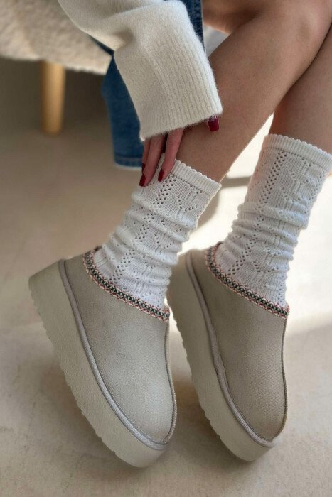 SHORT WARM WOMEN UGG CREAM/KREM - KLAUDIO FASHION