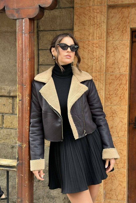 SHORT WOMEN JACKET BALCK+BEIGE ZEBZH - KLAUDIO FASHION