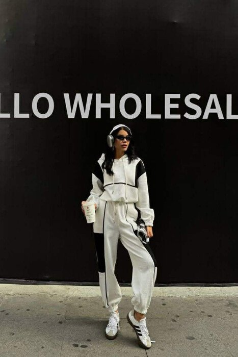 SIMPLE CROPPED HOODIE+JOGGERS WOMEN SET WHITE-E BARDHE - KLAUDIO FASHION