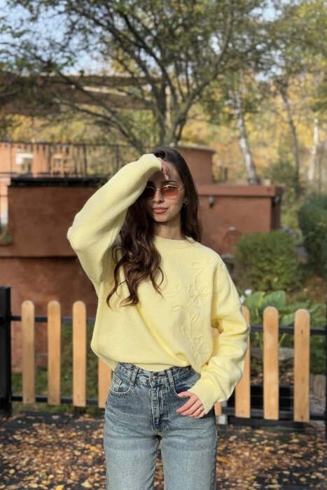 SIMPLE DESIGN ROUND NECK WOMEN SWEATER YELLOW/E VERDHE - 1