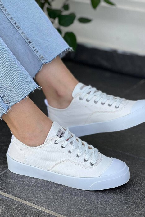 SIMPLE EVERYDAY WOMAN SHOES WHITE-E BARDHE - KLAUDIO FASHION