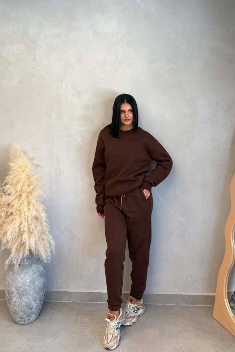 SIMPLE FLUFFY SWEATSHIRT + JOGGERS WOMAN SET BROWN/KAFE - KLAUDIO FASHION