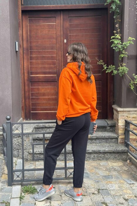 SIMPLE FRONT WRITTING HOODIE+JOGGERS WOMEN SET ORANGE+BLACK/POZE - 4