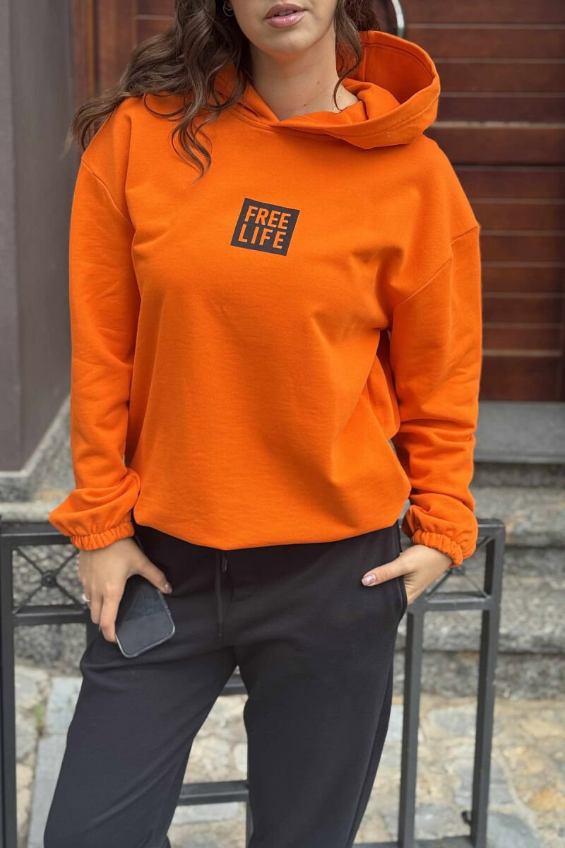 SIMPLE FRONT WRITTING HOODIE+JOGGERS WOMEN SET ORANGE+BLACK/POZE - 5
