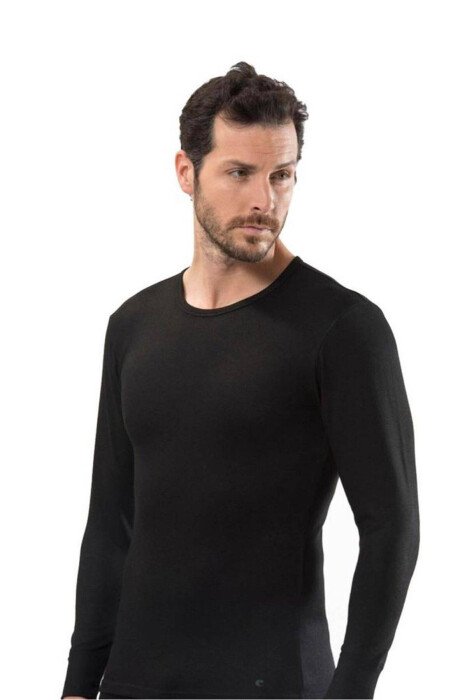 BLUZË E THJESHTË ME MËNGË TË GJATA PËR MESHKUJ NË NGJYRË TË ZEZË - KLAUDIO FASHION