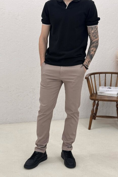 PANTALLONA TE THJESHTA NJE NGJYRESHE PER MESHKUJ NE NGJYRE BEZHE - KLAUDIO FASHION