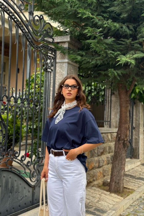 T-SHIRT I THJESHTE NJE NGJYRESH PER FEMRA NE NGJYRE BLU + 6 PALE ÇORAPE DHURATE - KLAUDIO FASHION