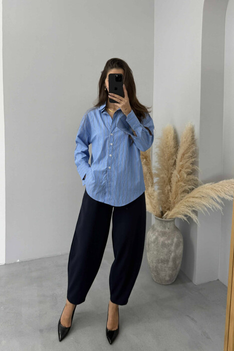 KËMISHË E THJESHTË ME DIZAJNIN E VIJAVE PËR FEMRA NË NGJYRËN BLU - KLAUDIO FASHION
