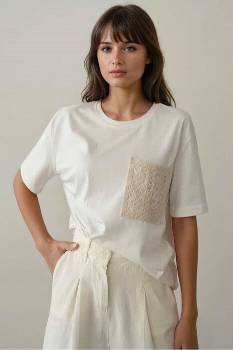 SINGLE POCKET DETAIL ONE COLOR WOMEN T-SHIRT WHITE-E BARDHE - KLAUDIO FASHION