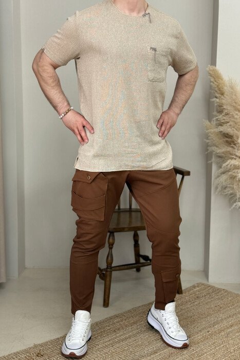 T-SHIRT I THJESHTË ME DETAJIN E XHEPIT PËR MESHKUJ NË NGJYRËN BEZHË - KLAUDIO FASHION