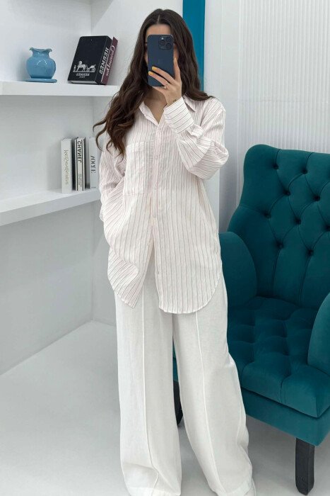 KËMISHË ME VIJA ME DETAJIN E XHEPIT PËR FEMRA NË NGJYRËN PUDËR - KLAUDIO FASHION