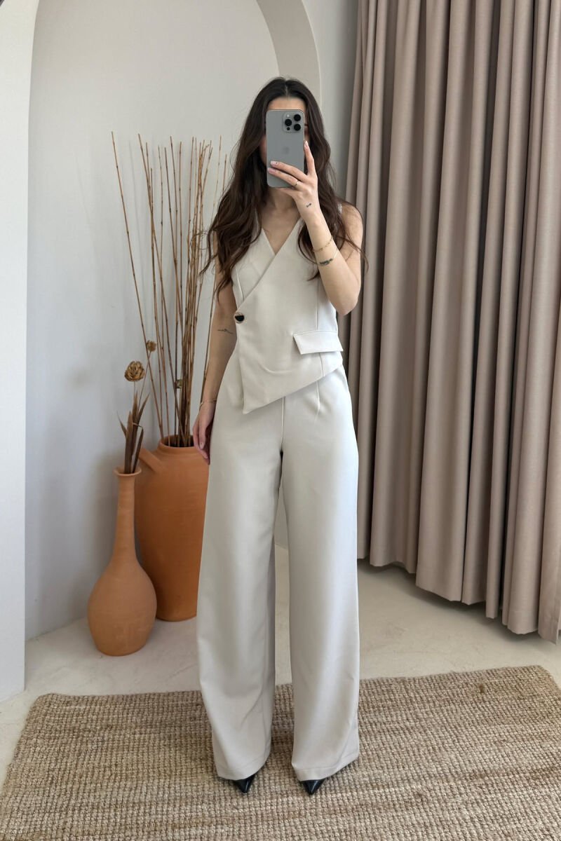 SLEVEELESS ONE COLOR WOMEN JUMPSUIT BEIGE/BEZHE - 1