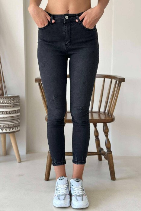 XHINSE TË NGUSHTA NJË NGJYRËSHE PËR FEMRA NË NGJYRËN E ZEZË - KLAUDIO FASHION