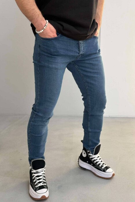 XHINSE TË THJESHTA PËR MESHKUJ NË NGJYRËN BLU E ZBARDHUR - KLAUDIO FASHION