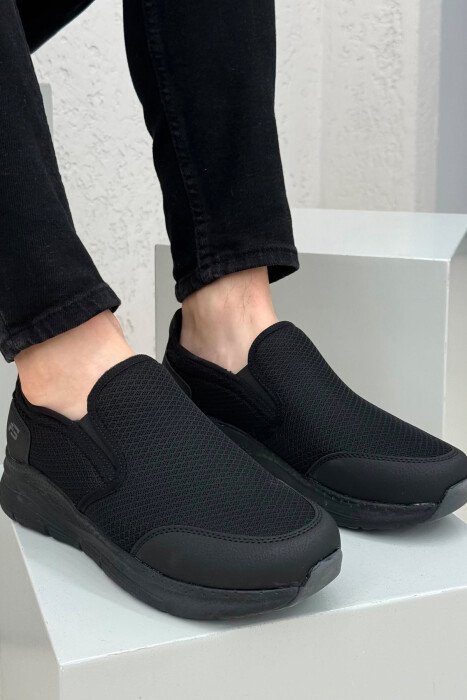 SLIP ON ONE COLOR SIMPLE MEN SNEAKERS BLACK/ E ZEZE - 3