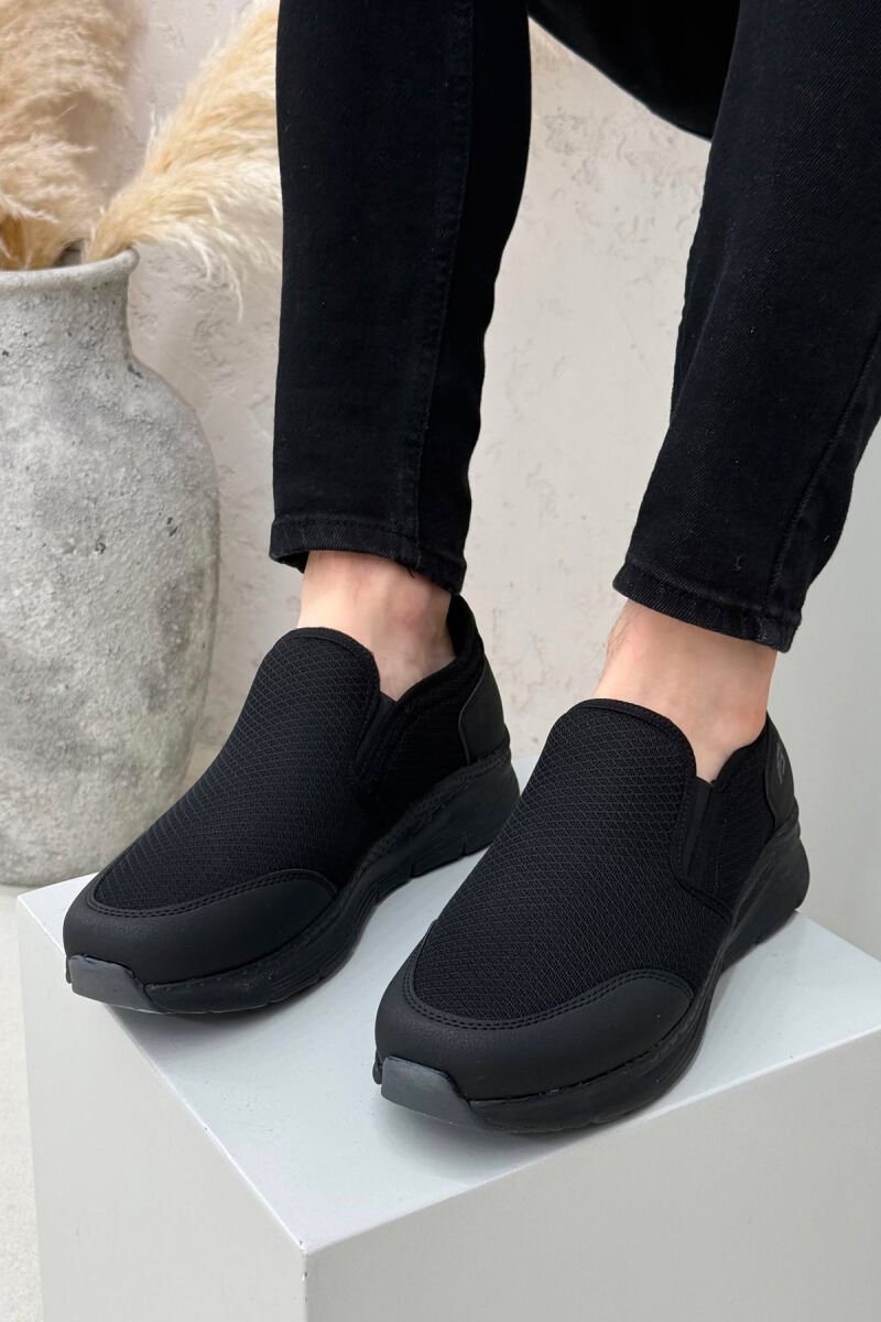 SLIP ON ONE COLOR SIMPLE MEN SNEAKERS BLACK/ E ZEZE - 4