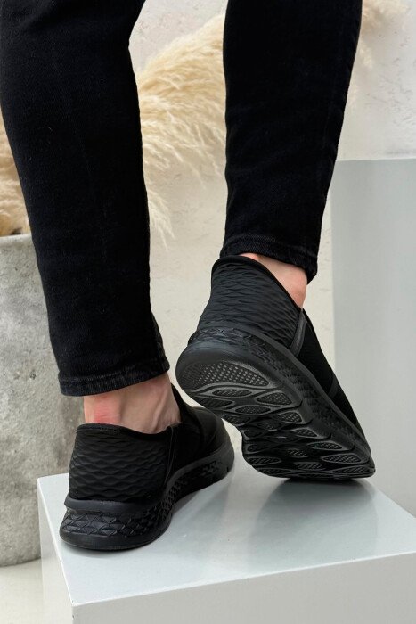 SLIP ON SIMPLE EVERYDAY MEN SNEAKERS BLACK/ E ZEZE - 3
