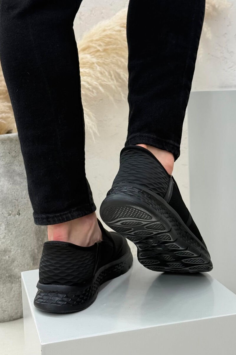 SLIP ON SIMPLE EVERYDAY MEN SNEAKERS BLACK/ E ZEZE - 3