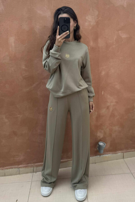 KOSTUM NJËNGJYRËSH ME LOGO TË VOGËL BLUZË+TUTA PËR FEMRA NË NGJYRËN MENTE - KLAUDIO FASHION