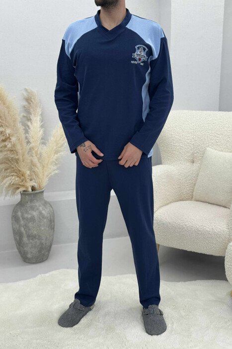 PIZHAME BLUZË ME LOGO TË VOGËL+TUTA PËR MESHKUJ NË NGJYRË BLU TË ERRËT - KLAUDIO FASHION