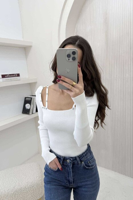 SQUARE NECK ONE COLOR DIAMOND DETAILS WOMEN SWEATER WHITE-E BARDHE - KLAUDIO FASHION