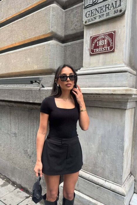 SQUARE NECK SIMPLE ONE COLOR WOMEN T-SHIRT BLACK/ E ZEZE - 2